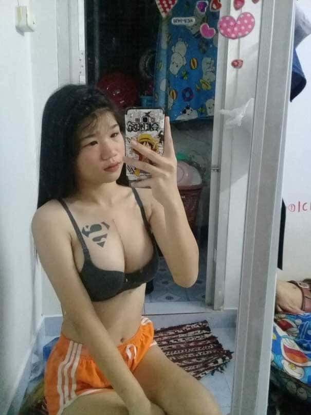 รูปหลุดสาวนมโตถ่ายเสียว-1