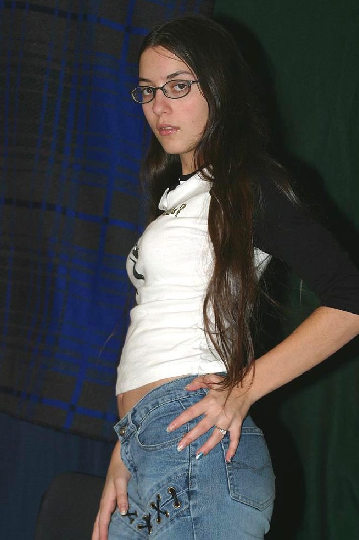 Amateur girl glasses 1